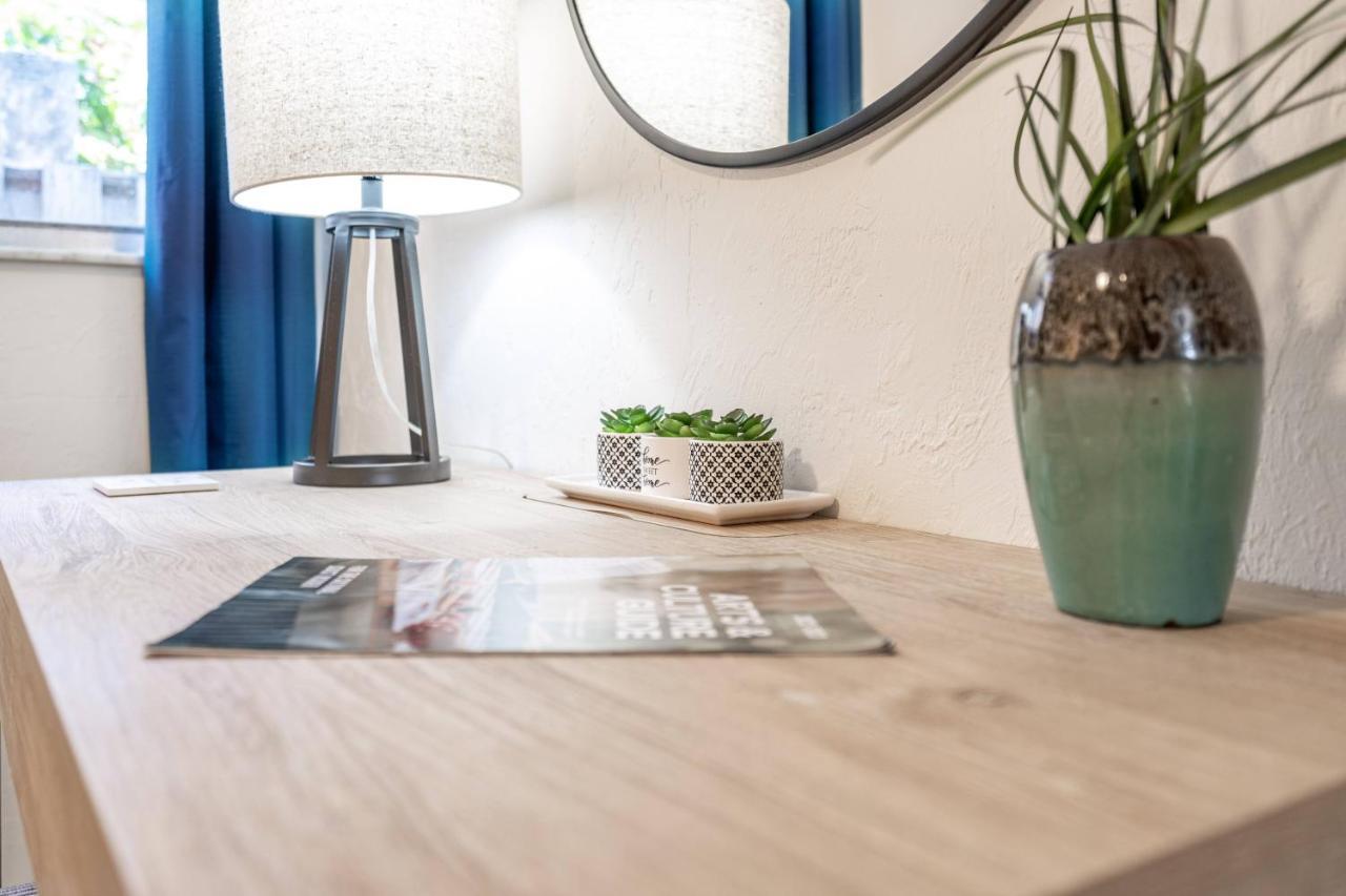 2Bed 1Bath Suite Minutes To Downtown, Beaches, Restaurants, Theaters And More Sarasota Exteriér fotografie